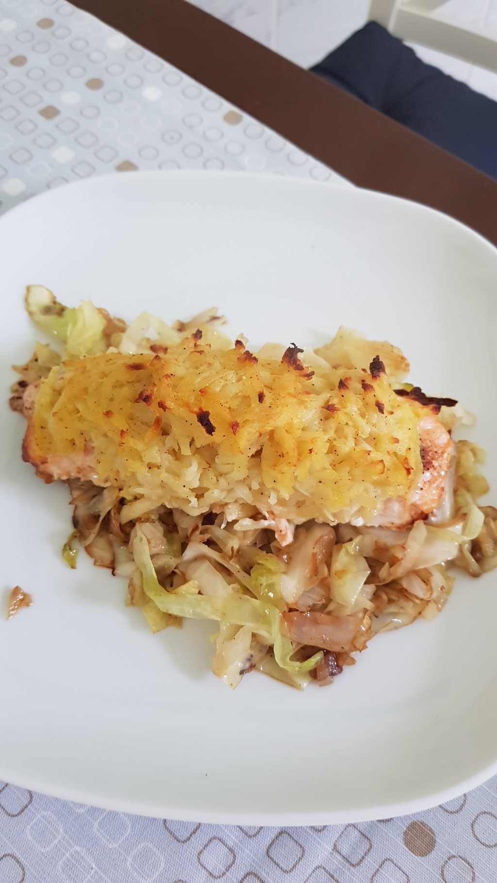 Gratinierter Lachs mit&nbsp;Röstihaube