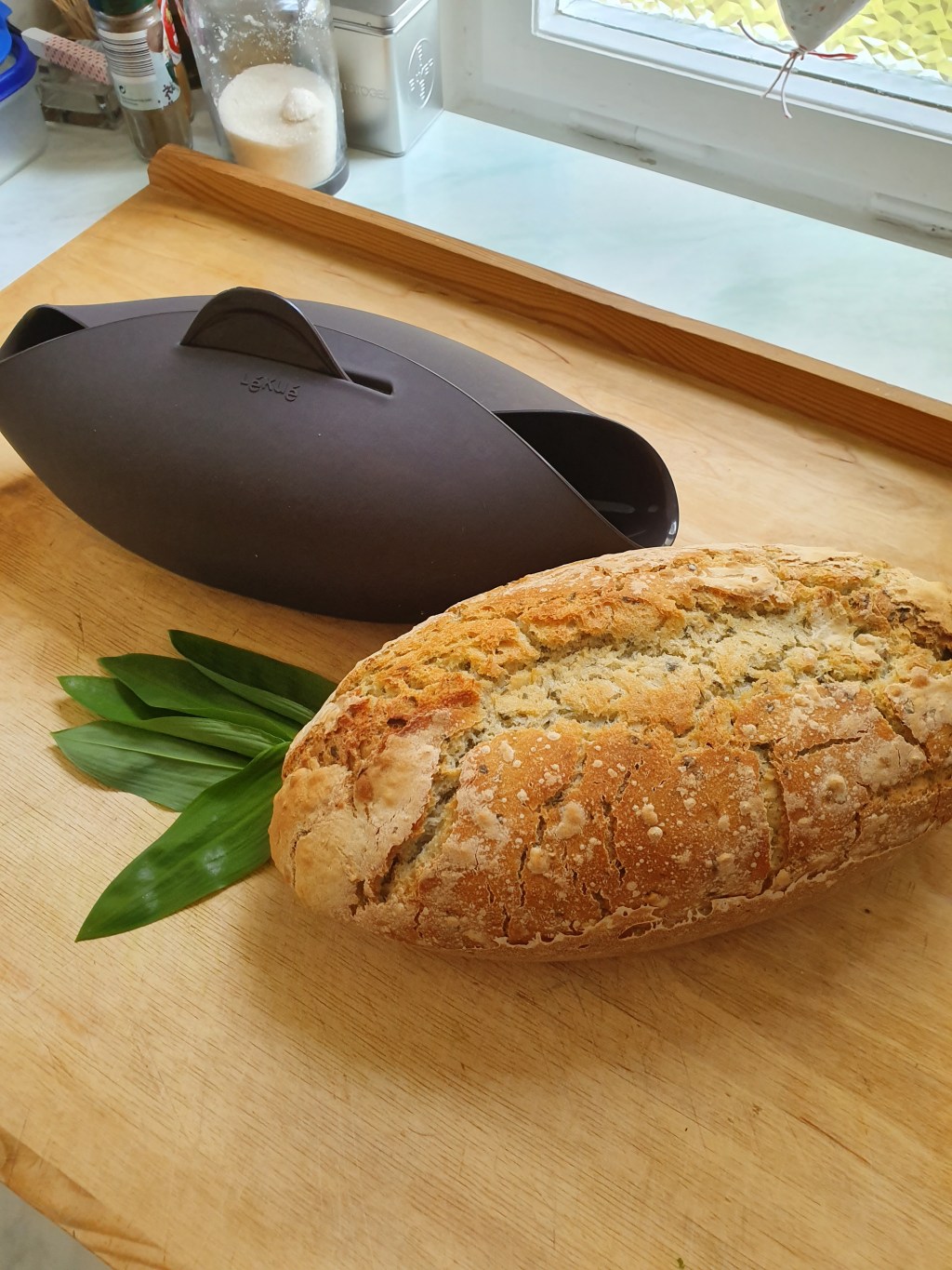 Bärlauchbrot mit Sonnenblumenkernen
