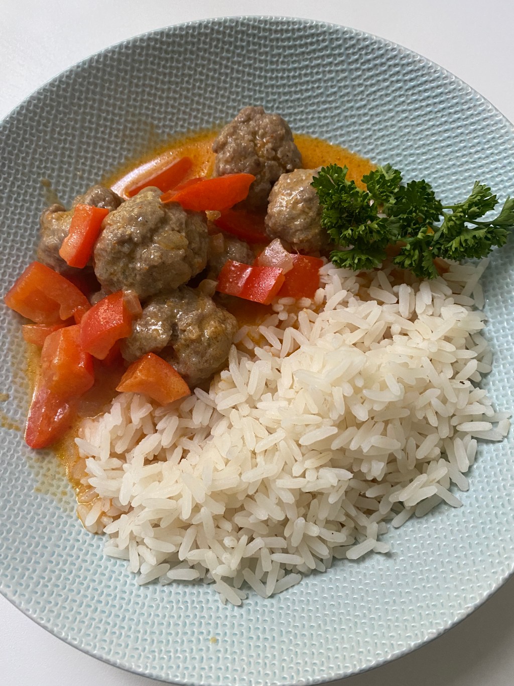 Thailändische Hackbällchen in&nbsp;Kokoscurry