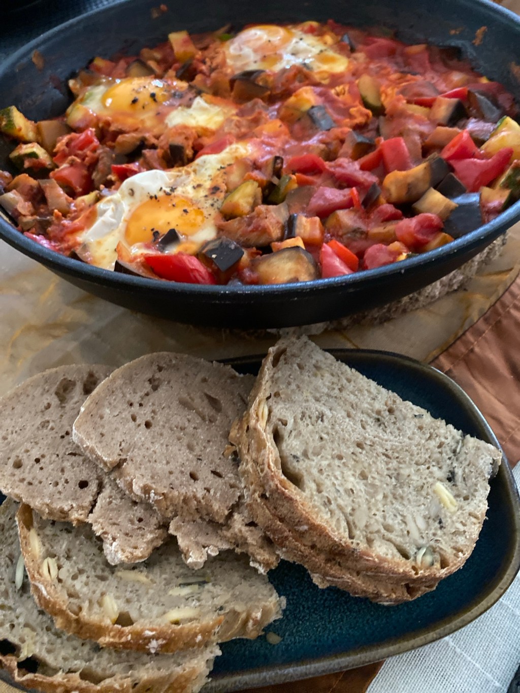 Würzige Auberginen-Shakshuka (VIDEO)