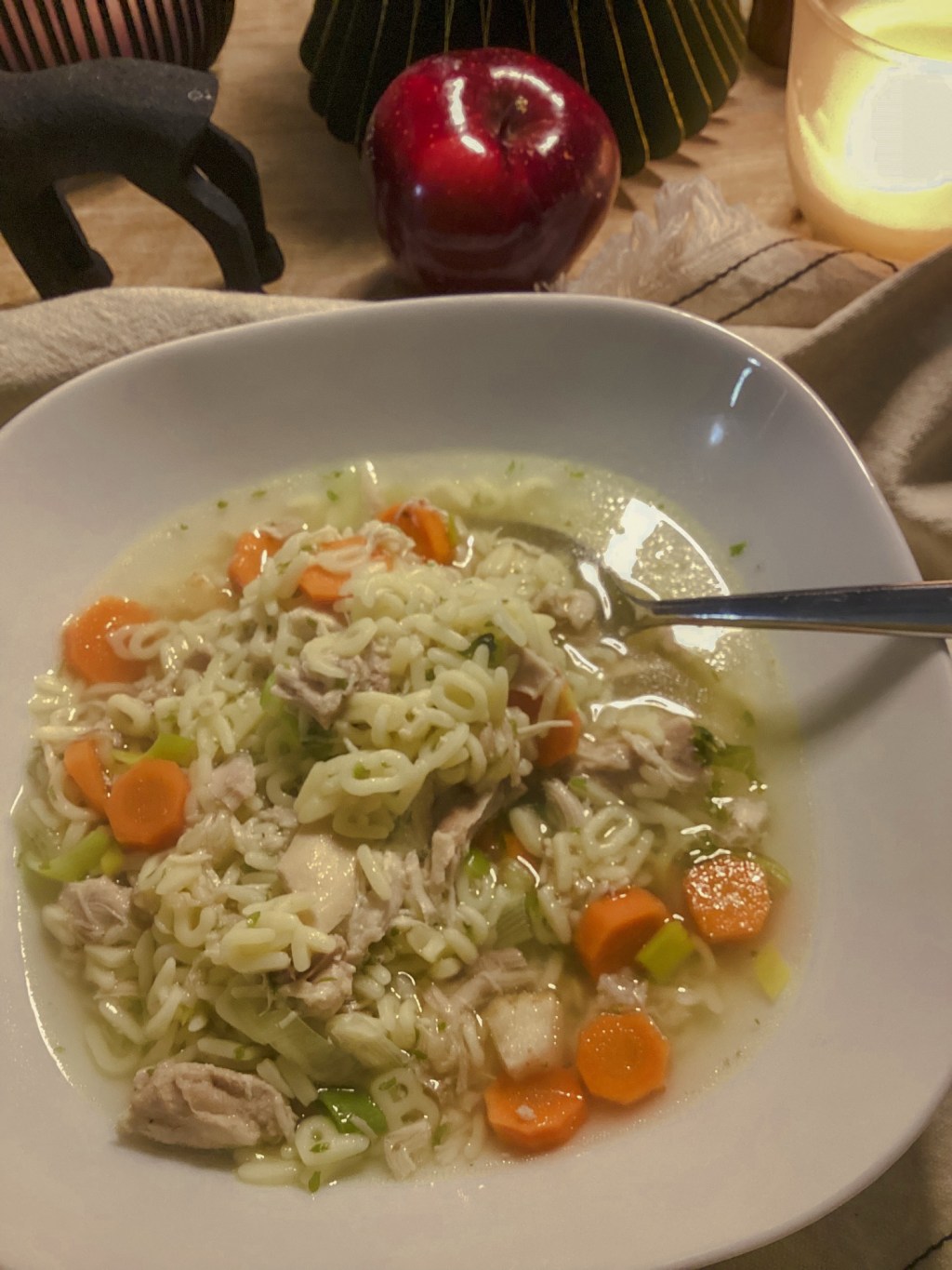 Hühnersuppe mit Nudeln
