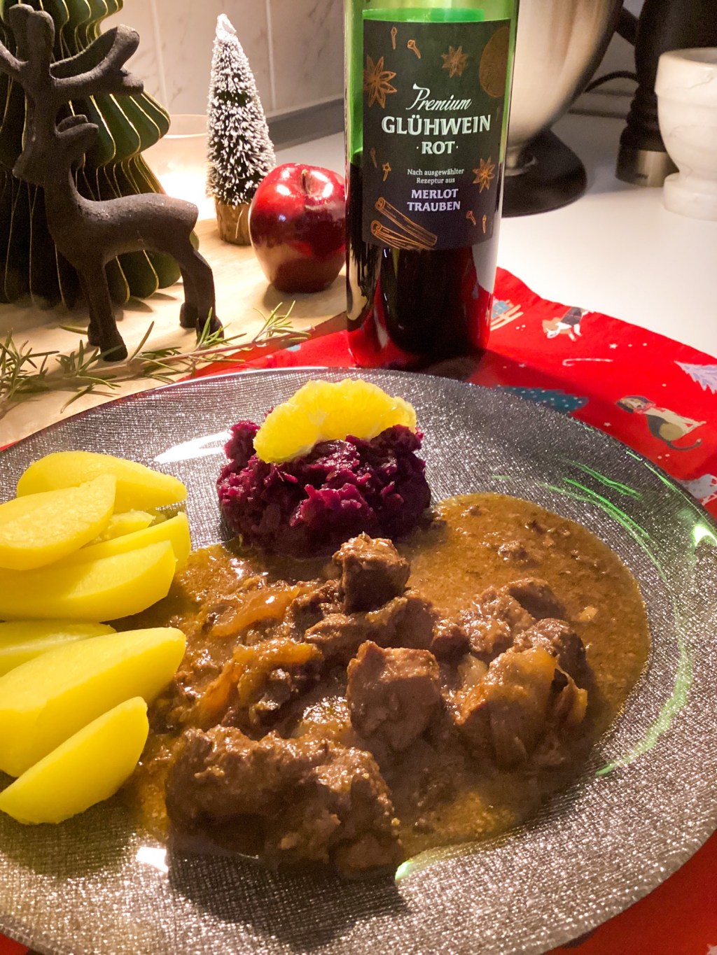 Weihnachtliches Glühweingulasch