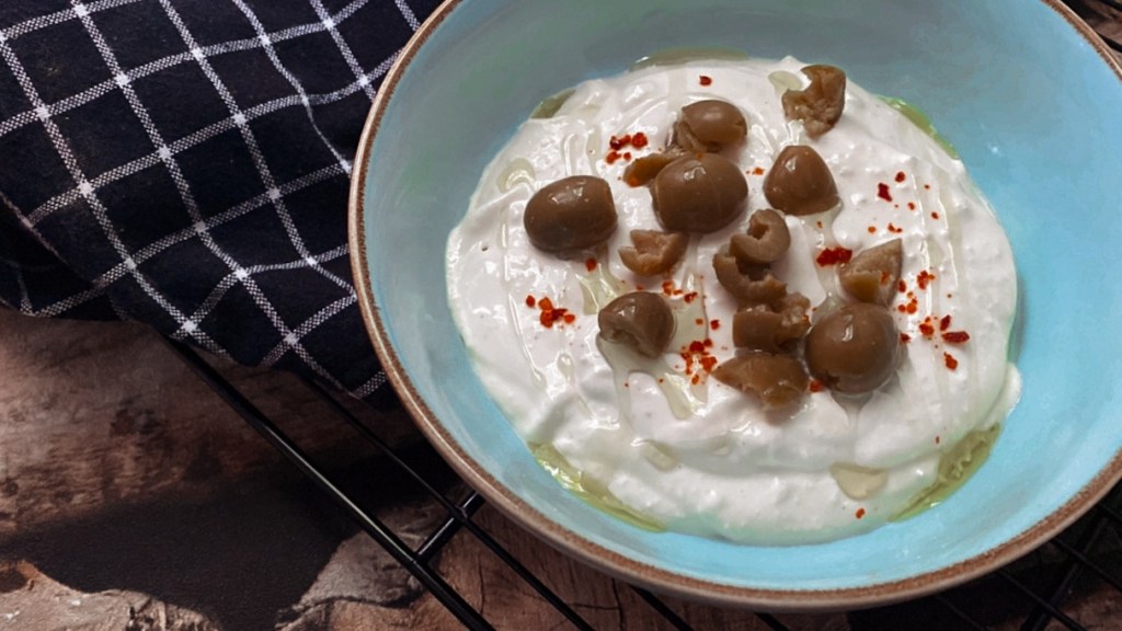 Feta – Honig -Dip mit&nbsp;Oliven