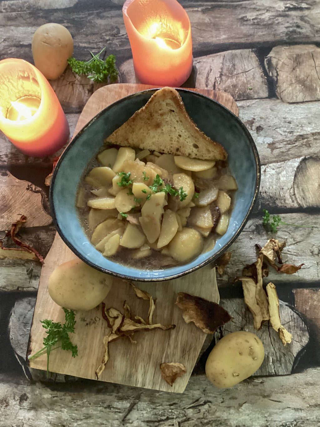 Kartoffelsuppe mit getrockneten&nbsp;Steinpilzen